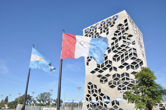 Panal-banderas-696x463